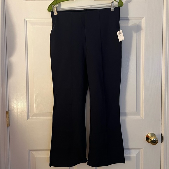 Old Navy never worn!! - Picture 5 of 5